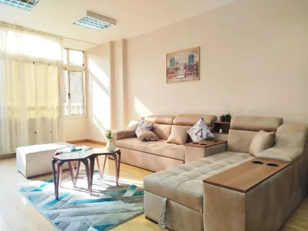 Garden City Apartment in Downtown Cairo Отели рядом с достопримечательностью «Фортресс оф Бабилон»