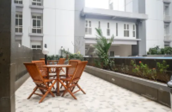 Compact and Cozy Stay Studio at Bale Hinggil Apartment Hotels in Penjaringan Sari