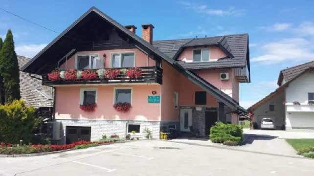 Rooms & Apartments Jana