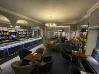 Manor Hotel