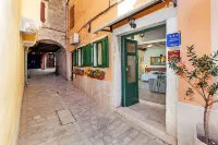 Guest House Sotto I Volti Centro Storico