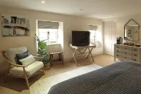 The Feathered Nest Inn