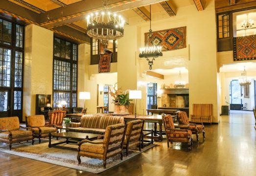 아와니 호텔 로비