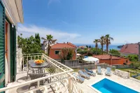 Villa Vjeka Cozy Family Retreat with Heated Pool, Brač Island - Villas