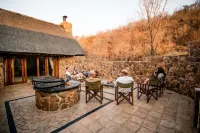 Riverdance Lodge Hotels near Caesar'