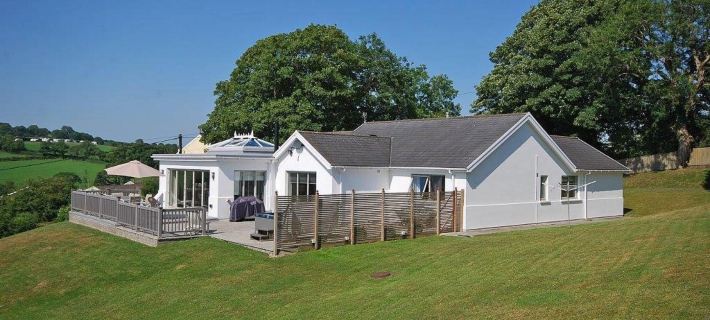 Amber Cottage - Luxury Cottage, Hot Tub, Sea Views and Log Burner Hotels in Saundersfoot