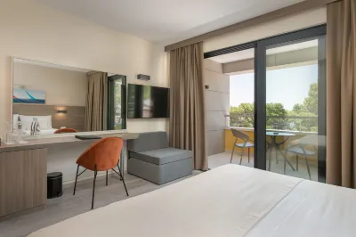 Hotel Antonio Hotels near Cocoville Beach House