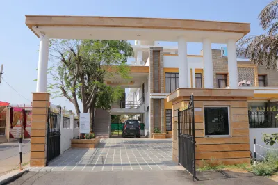 Hotel Clarks Inn Express Bharatpur Hotels near Bharatpur Junction