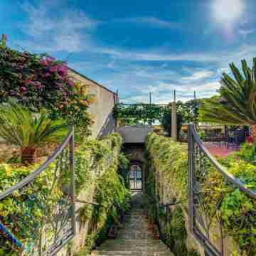 Villa Margarita Hotel Exterior