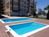 Beach Front Luxury Living Apartment - Pools