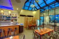 Orussey One Hotel & Apartment - bar
