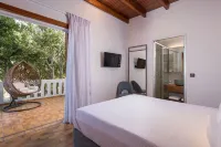 Azatis Luxury Villa