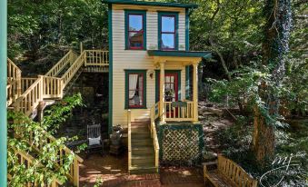 The 1883 Peabody House Bed & Breakfast