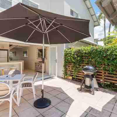Noosa Entrance Waterfront Resort Hotel Exterior