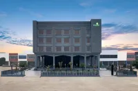 Lemon Tree Hotel, Hisar Hotels near Lotus Pond