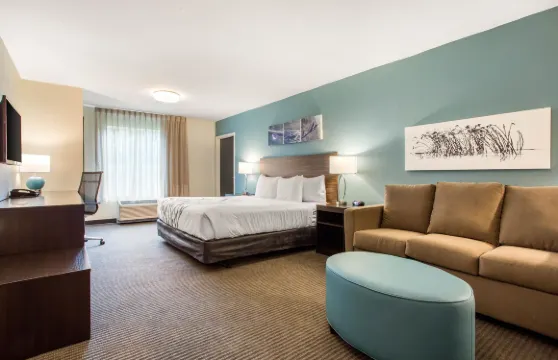 蒙羅-伍德伯裏舒眠酒店及套房