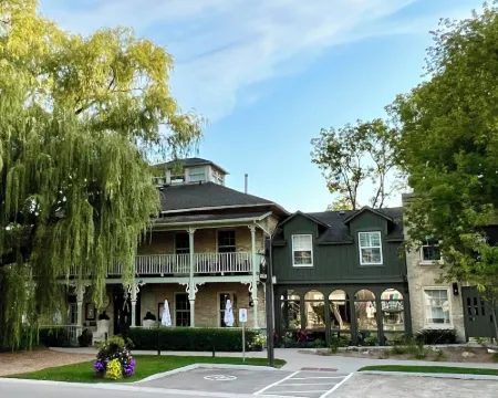 The Little Inn of Bayfield Hotels in Huron County