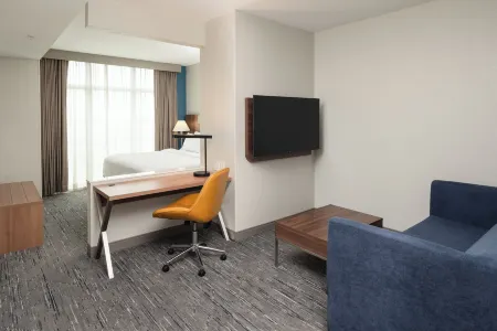 Holiday Inn Express Miami Airport-Blue Lagoon Area, an IHG Hotel