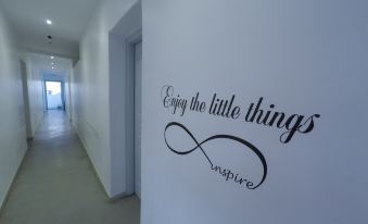 Central Fira Suites