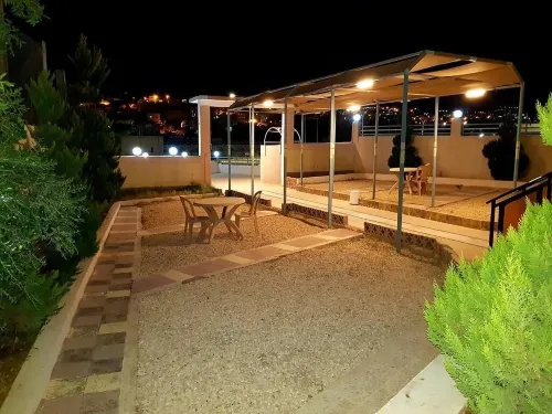 哈德良之門酒店