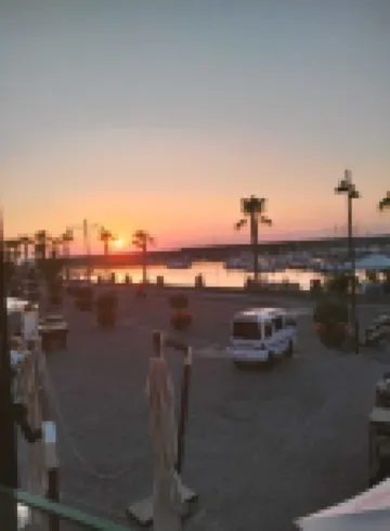 Aura ExclusiveHoliday brand new beachfront studio apartment 10 m from the beach