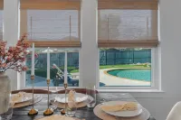 Backyard Oasis: Pool, Hot Tub, Giant Chess & Mini Golf