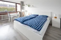 Apartment Meeresbrise, Modern & Liebevoll Eingerichtet, Wlan, Smart TV Wilhelmshaven Hbf附近的飯店