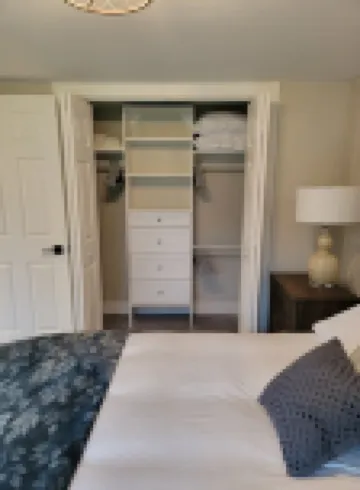 Newly Remodeled 1 Bedroom on River โรงแรมใน