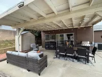 Entire 4 LG Queen BED with large Pool, patio, BBQ, Firepit good for Summer!! Hotels in Rowland Heights