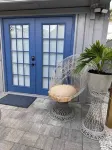 SIESTA KEY, BLUE ROMANTIC DREAM! 100 FEET TO THE  BEACH!