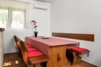 Mountain Retreat with Private Pool and Grill in Radmani, Croatia Hotels in Radmani