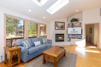 Private Hot Tub and Scenic River Access - Beautiful Family Retreat