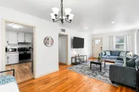 Centrally Located and Cozy Living Spaces - Inviting Retreat