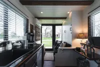 Chic Container Stay with Rooftop Deck & Stylish Interior Hotels in Elm Mott
