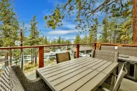 Expansive Lake Views and Hot Tub - Modern Cozy Haven