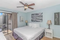 Ocean View and Spacious Living Area - Inviting Coastal Haven