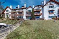 Lower-level riverfront condo - close to everything in downtown Helen Hotels in Helen