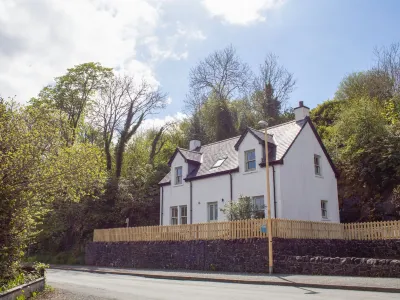 Staffin Road Hotels near Portree Square