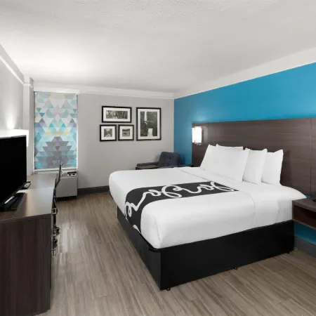 La Quinta Inn & Suites by Wyndham Houston Stafford Sugarland