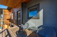 Gourmet Kitchen and Stylish Living Space - Charming Townhouse Retreat