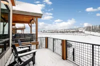 Gorgeous Mountain Retreat with Private Hot Tub - Exquisite Luxury Escape