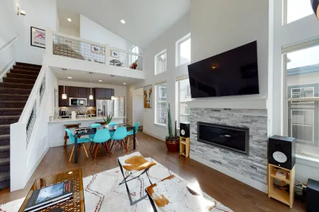 Mountain Sky Cottage Отели рядом с достопримечательностью «Grand Park Community Recreation Center»