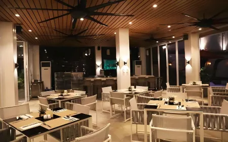 Destino Beach Resort and Hotel Отели рядом с достопримечательностью «Bauan Cockpit Arena»