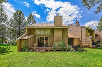 Cozy condo with WiFi, fireplace, & loft - close to golf, ski, & lakes