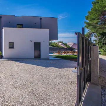 Villa Eva Tar