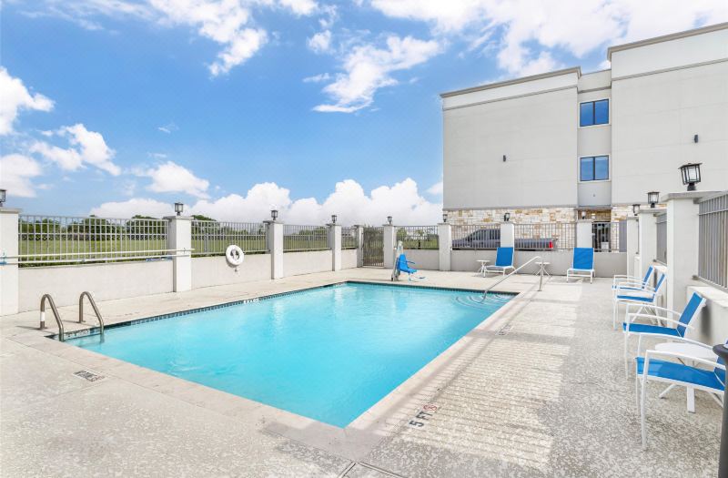 Best Western Plus Waller Hotel photo 2