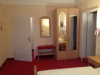 Bei Zwillings Hotel & Restaurant Hotels in Neuklingenberg