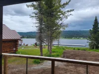 เลคชอร์ เคบินส์