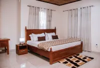 Ben and Moons Lodge and Event Center Hotels in Agbogba