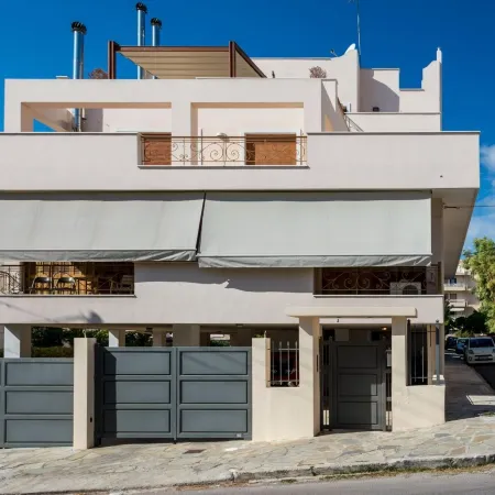 Leo - Unique Glyfada Apartment